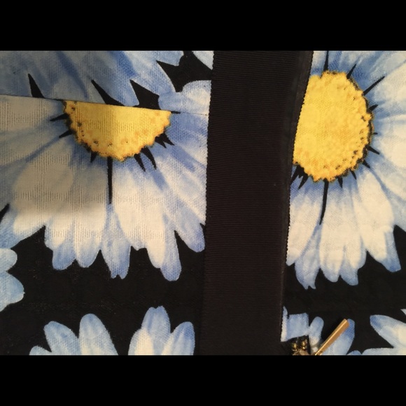 Laundry By Shelli Segal Los Angeles - Picture 6 of 9